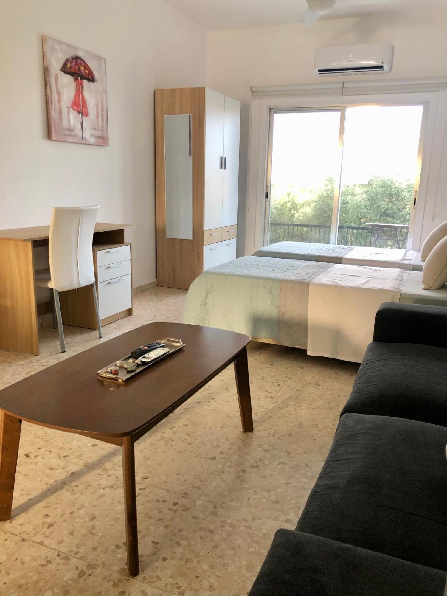 White House Studio With Sea View And Parking 폴리스 외부 사진