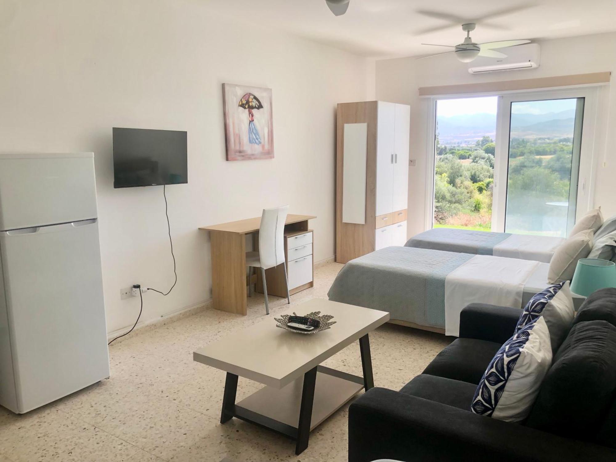 White House Studio With Sea View And Parking 폴리스 외부 사진